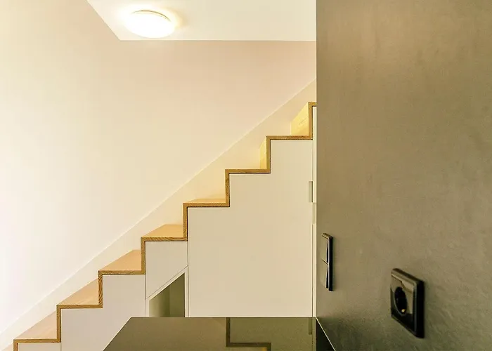 Burgaes By Lovelystay بورتو