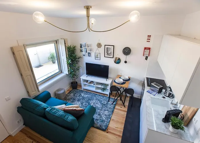 Burgaes By Lovelystay