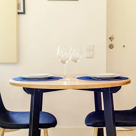 Burgaes By Lovelystay