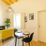 Burgaes By Lovelystay Apartment