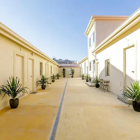 Lovelystay - Burgaes