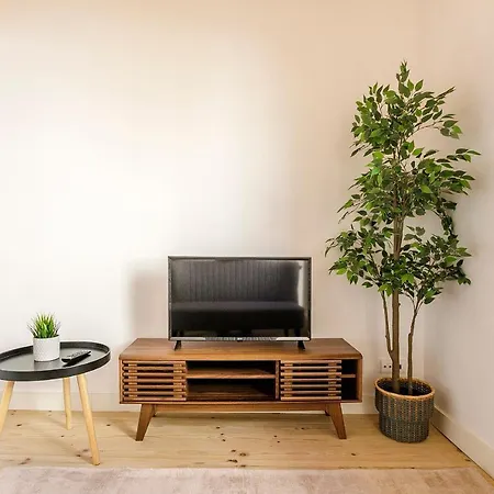 Apartment Lovelystay - Burgaes *