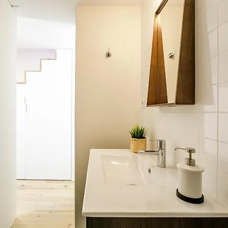 Burgaes By Lovelystay Porto