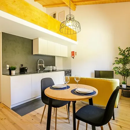 Lovelystay - Burgaes Apartment Porto