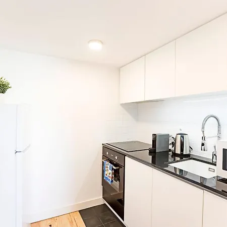Lovelystay - Burgaes Apartment Porto