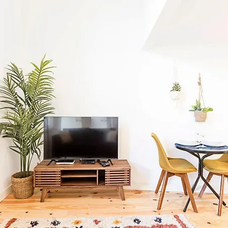 Lovelystay - Burgaes Apartment Porto