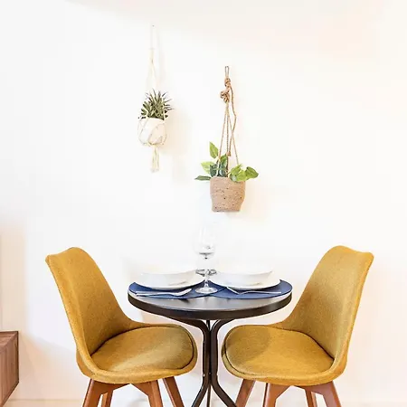 Apartment Lovelystay - Burgaes