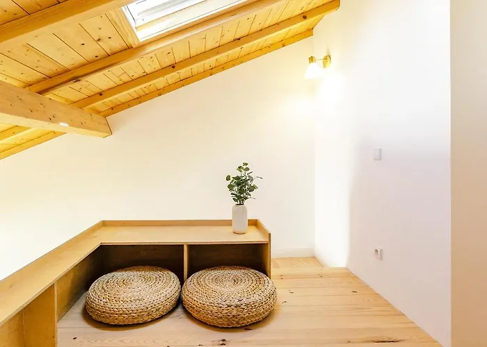 Burgaes By Lovelystay