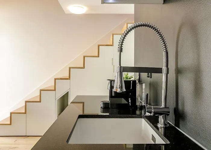 Burgaes By Lovelystay *