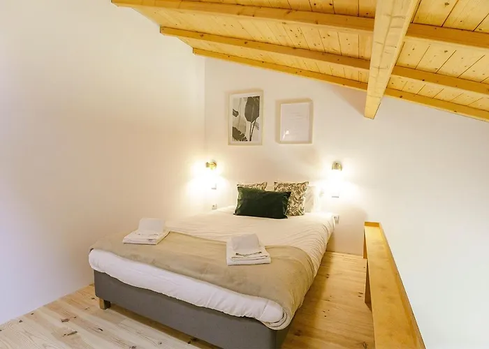 Burgaes By Lovelystay