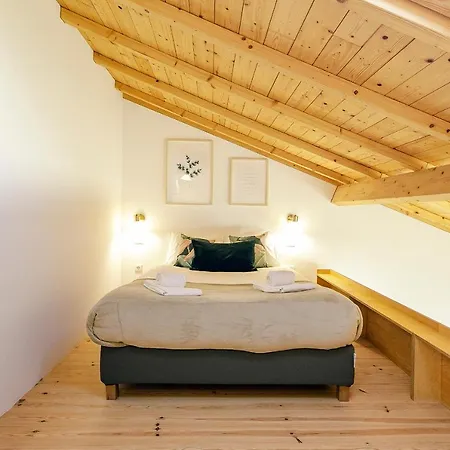 Burgaes By Lovelystay