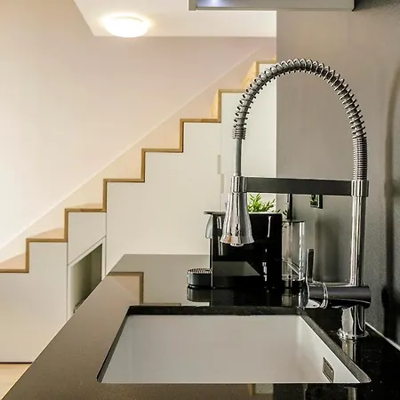 Burgaes By Lovelystay *