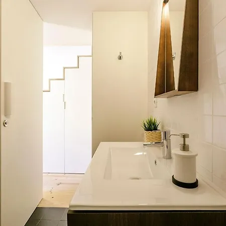 Burgaes By Lovelystay Apartman *