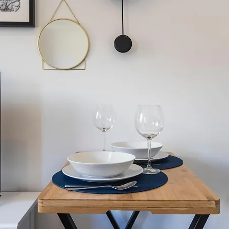 Burgaes By Lovelystay *