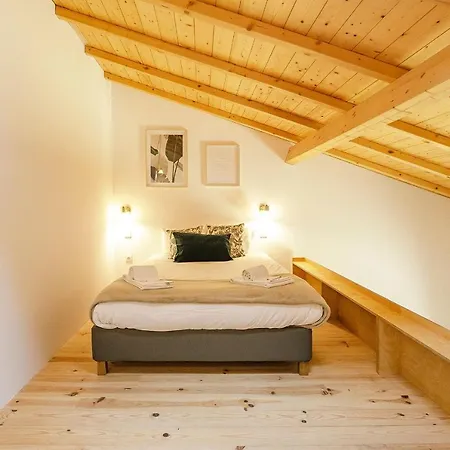 Burgaes By Lovelystay