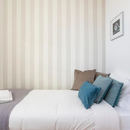 Burgaes By Lovelystay