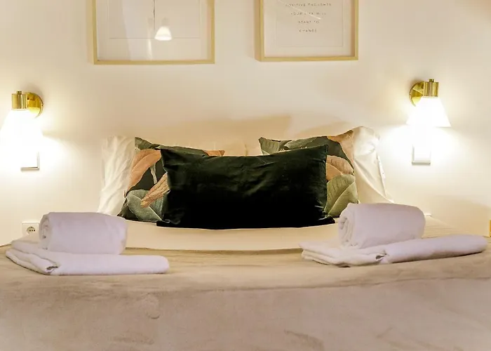 Burgaes By Lovelystay Apartman Porto