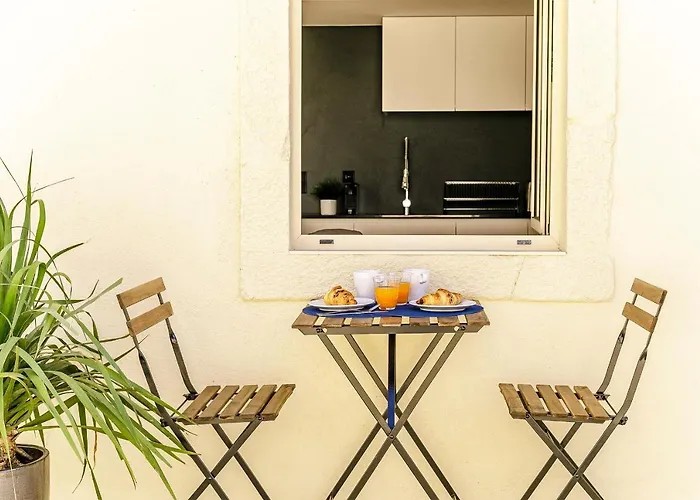 Burgaes By Lovelystay Apartman *