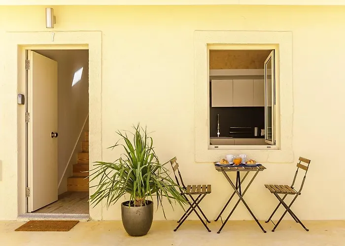 Burgaes By Lovelystay Apartman