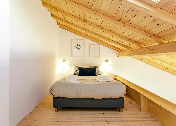 Burgaes By Lovelystay