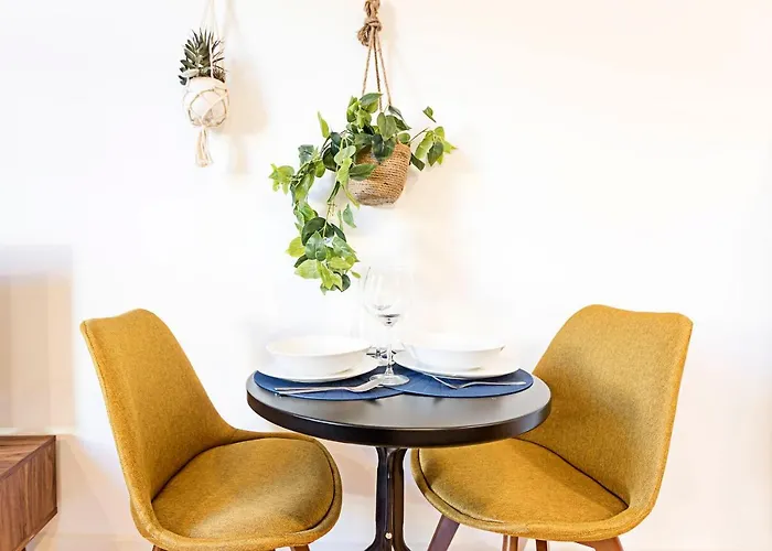 Burgaes By Lovelystay Apartman Porto